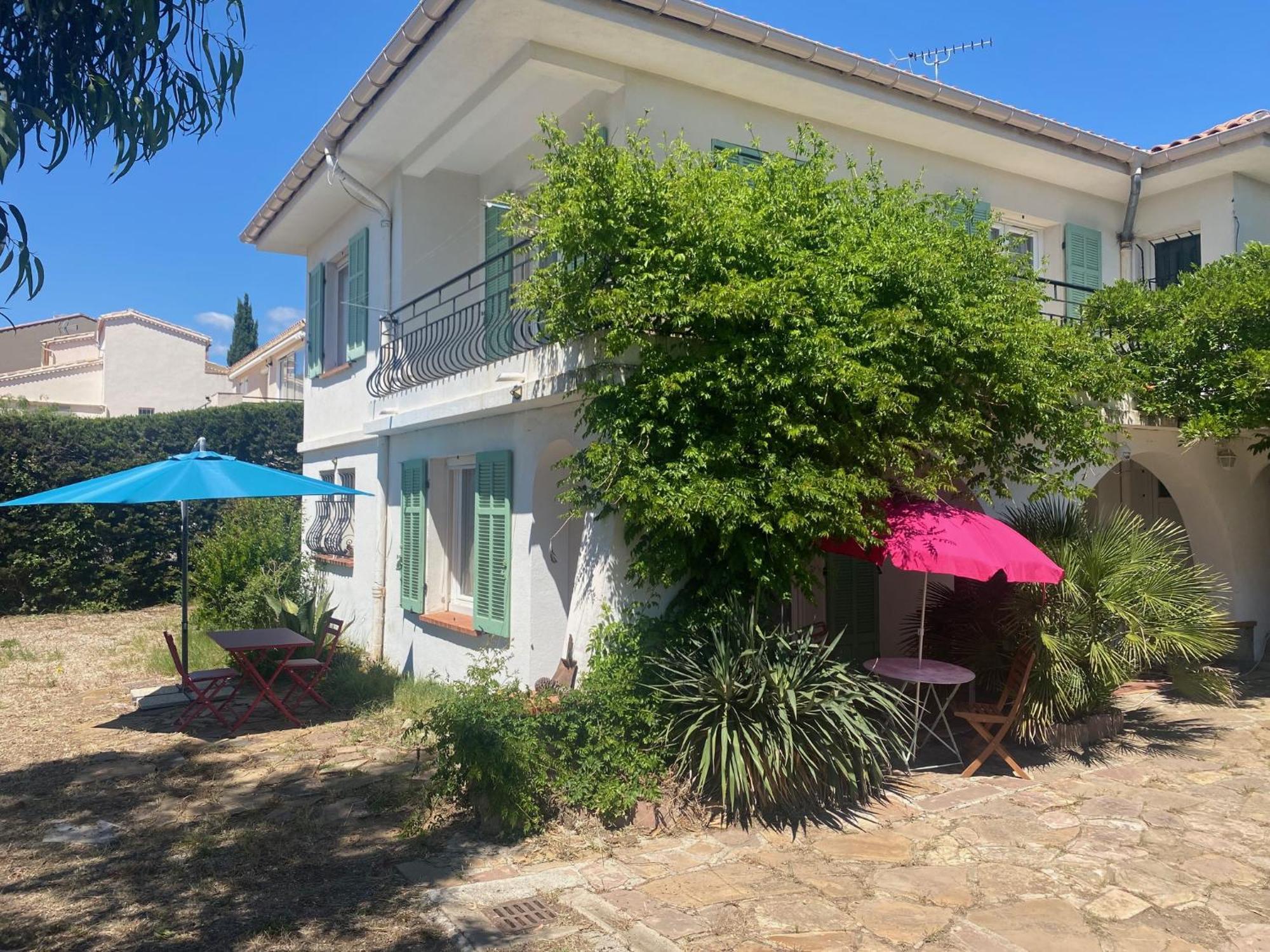 Chez Madou, T1 En Bas De Et Rez De Jardin A 900m De La Et Des Commerces *