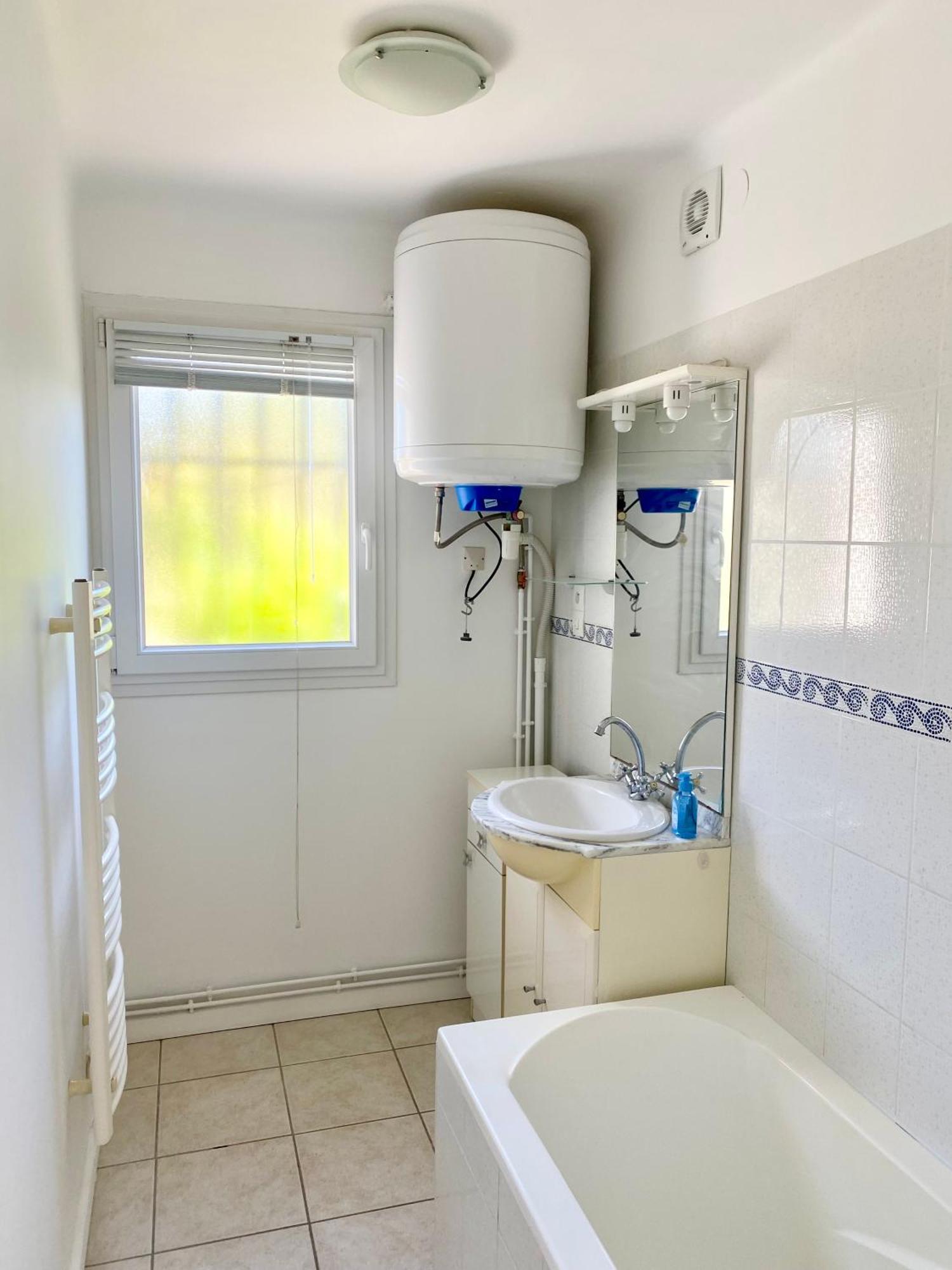Apartamento Chez Madou, T1 En Bas De Et Rez De Jardin A 900m De La Et Des Commerces Fréjus